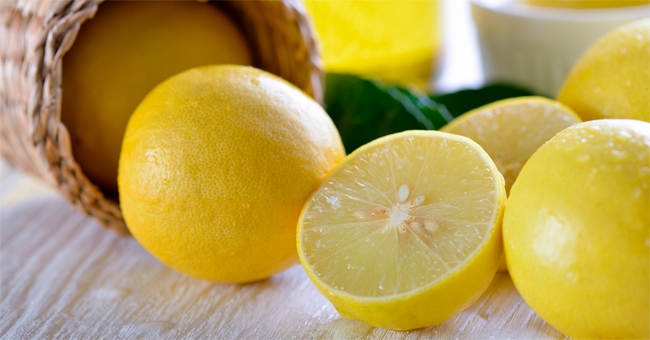 il-limone-il-tuo-bruciagrassi-naturale Proprietà del limone: dimagrante e ricco di vitamine
