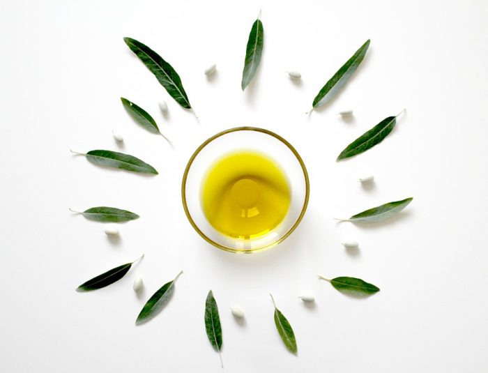 olive-2657696_960_720-e1519895756165 L’olio extra vergine di oliva: un piacere unico in Italia